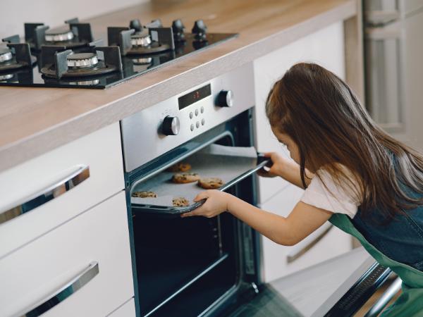Cleaning oven trays deals